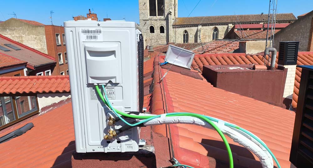 Instalación de aire acondicionado en Palencia Valladolid Burgos con Bomba Calor Hisense. Proyecto. Precio económico 3